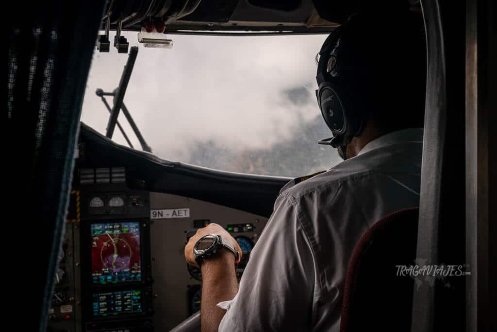 Bajo Mustang Nepal - Avioneta de regreso a Pokhara