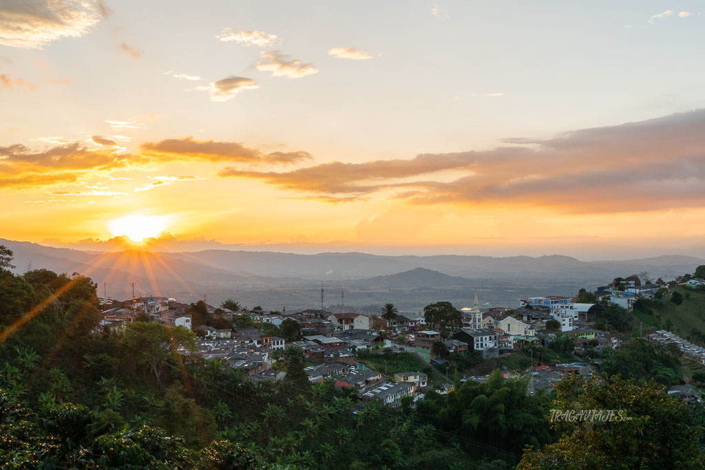 Eje Cafetero Colombia - Atardecer en Buenavista