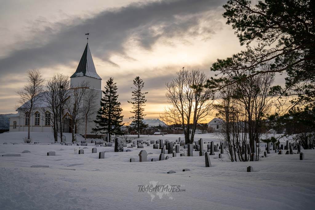 Pueblos de Senja - Iglesia de Stonglandseidet