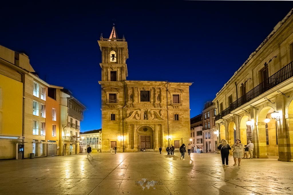 Qué ver en Oviedo y alrededores - Plaza de la Constitución