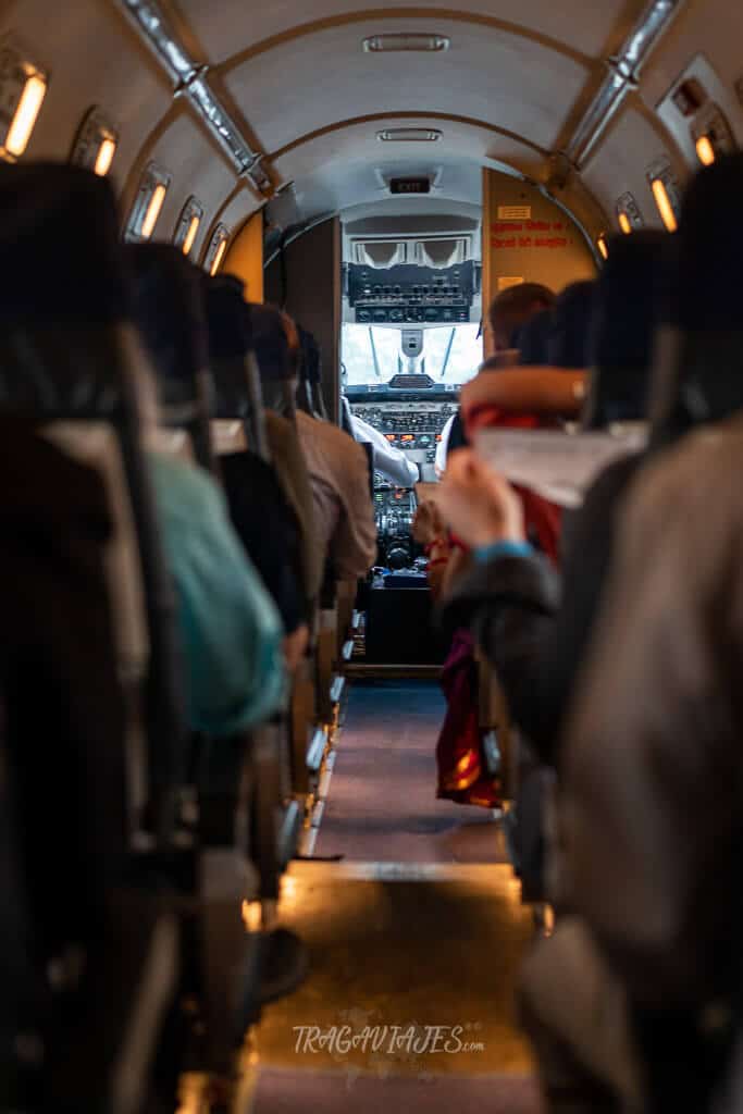 Qué ver en Katmandú en 4 días - Interior de la avioneta