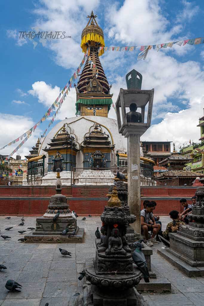 Qué ver en el valle de Katmandú - Plaza de Kathesimbu stupa