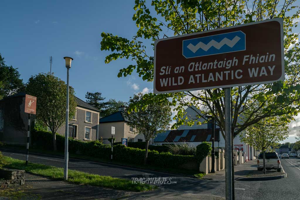 Ruta Costera Atlántica de Irlanda - Señal de la Wild Atlantic Way