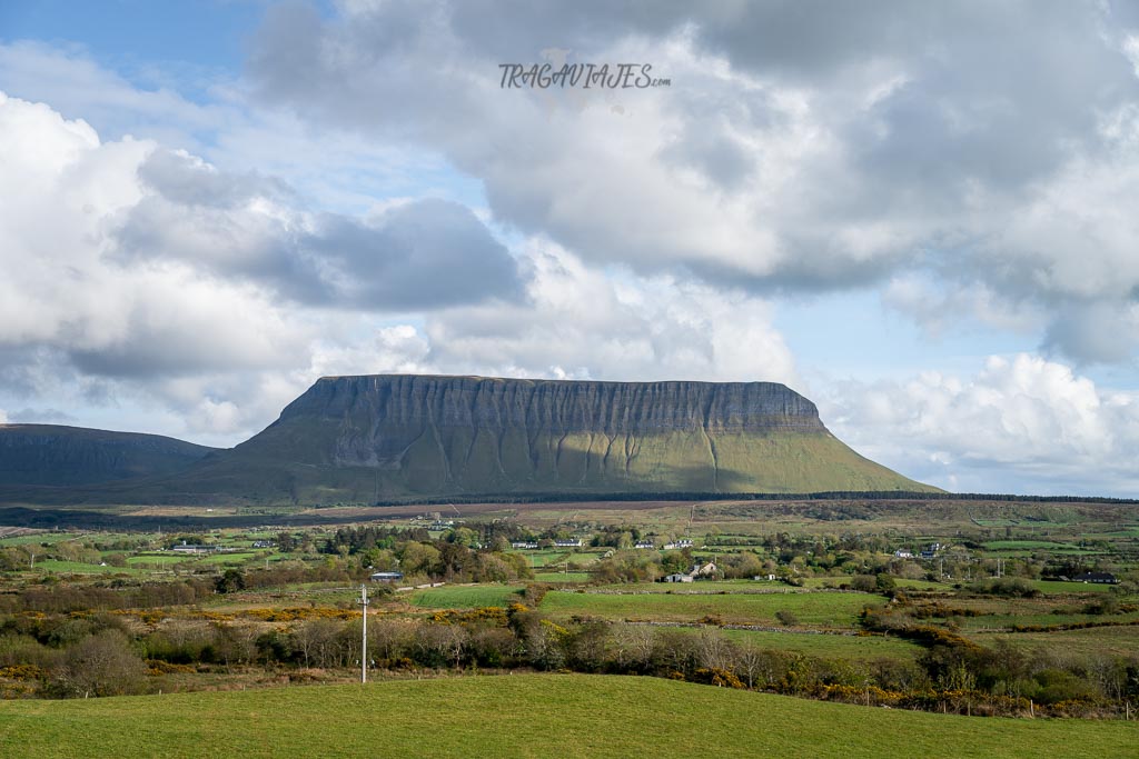 Ruta en coche por Irlanda - Montaña de Ben Bulben