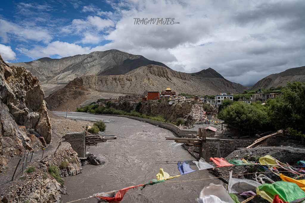 Trekking Lower Mustang - Vista de Kagbeni de camino a Tiri