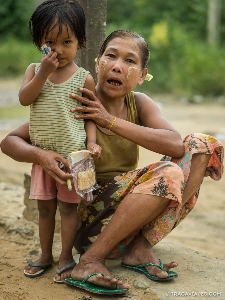 Explotación infantil, niños trabajando en Myanmar