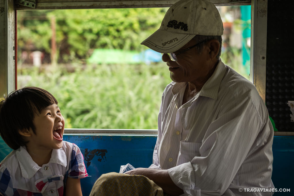 Explotación infantil, niños trabajando en Myanmar