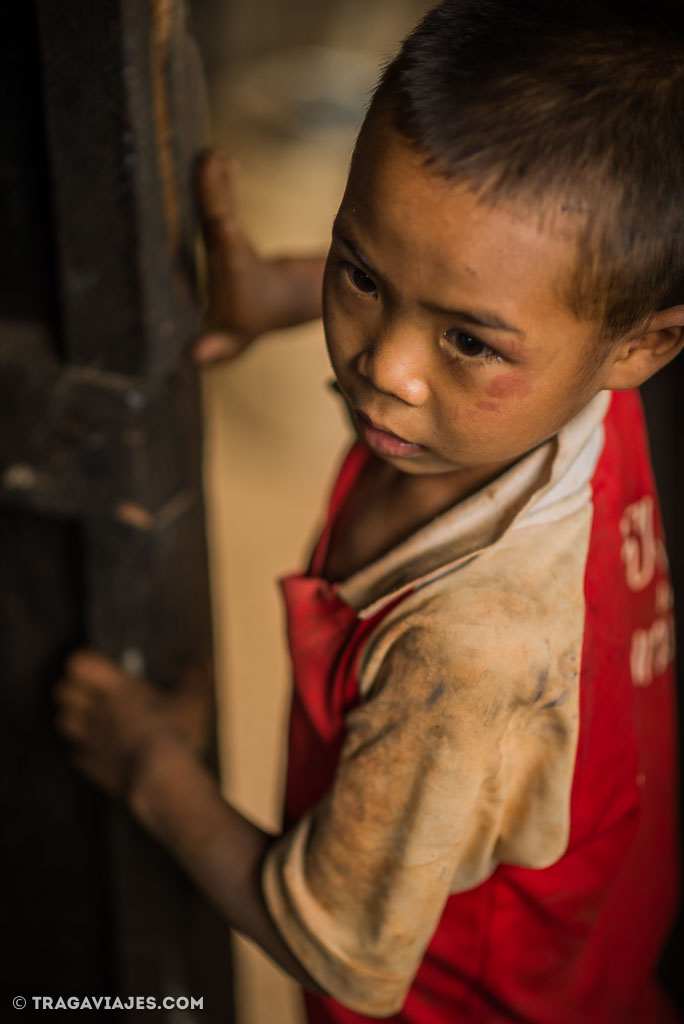Explotación infantil, niños trabajando en Myanmar