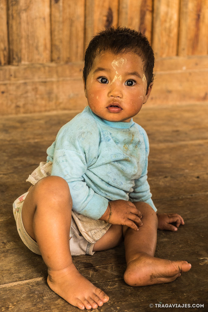 Explotación infantil, niños trabajando en Myanmar