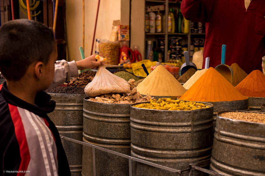 Especias en el zoco de Fez, Marruecos