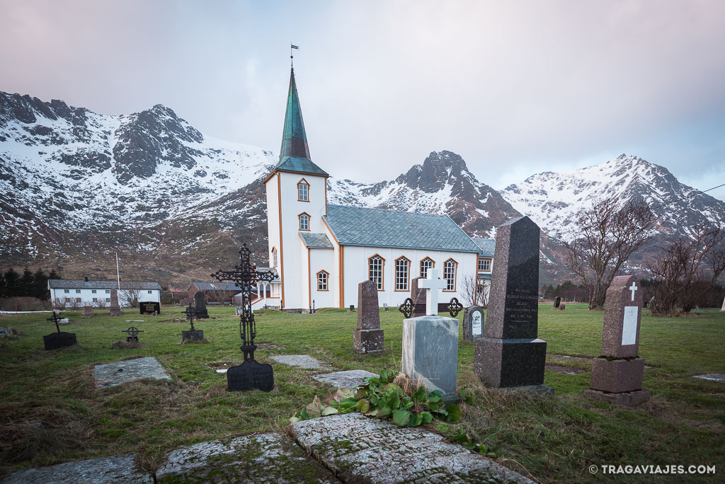 Qué ver en las islas Lofoten - Iglesia de Valberg