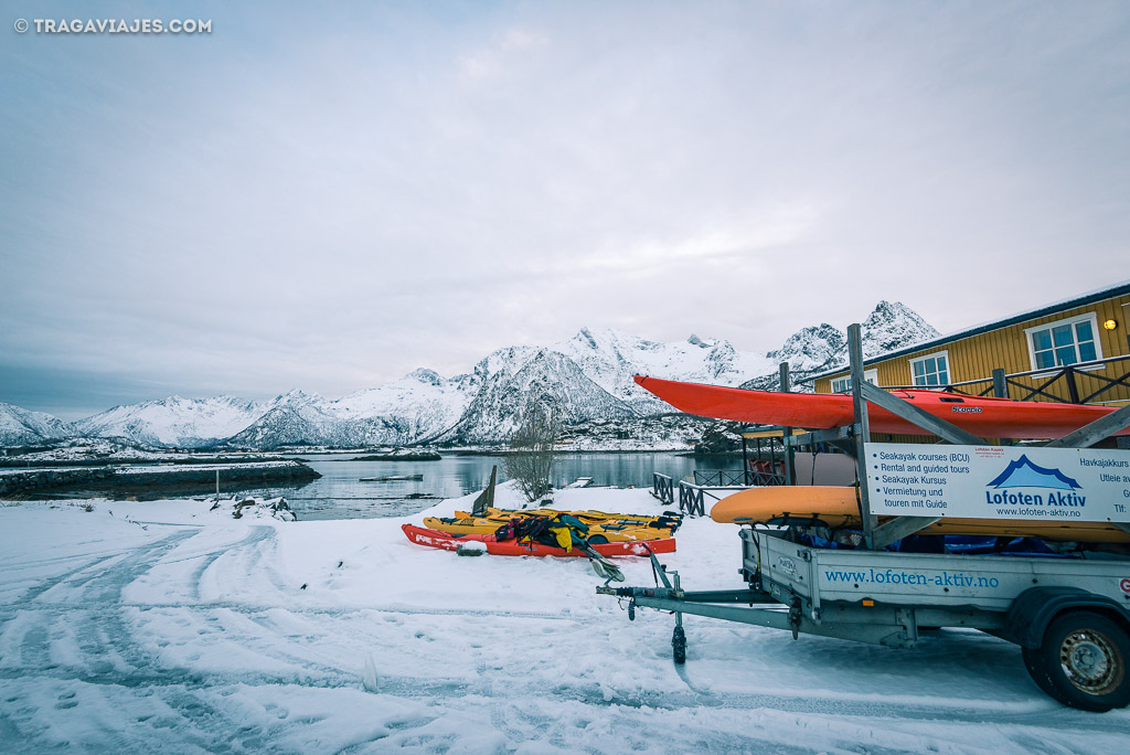 hacer kayak en Lofoten