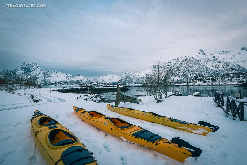 hacer kayak en Lofoten