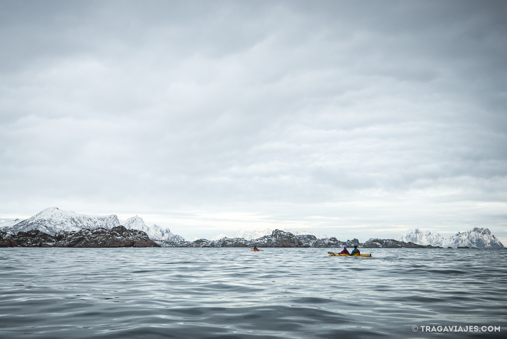 hacer kayak en Lofoten