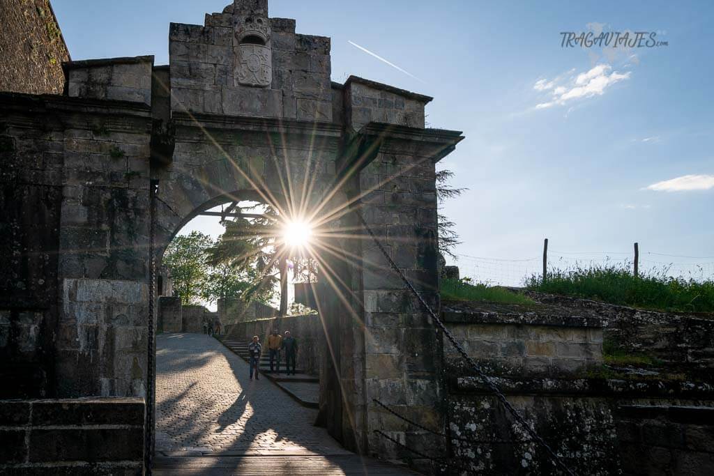 Imprescindibles que ver en Pamplona - Portal de Francia