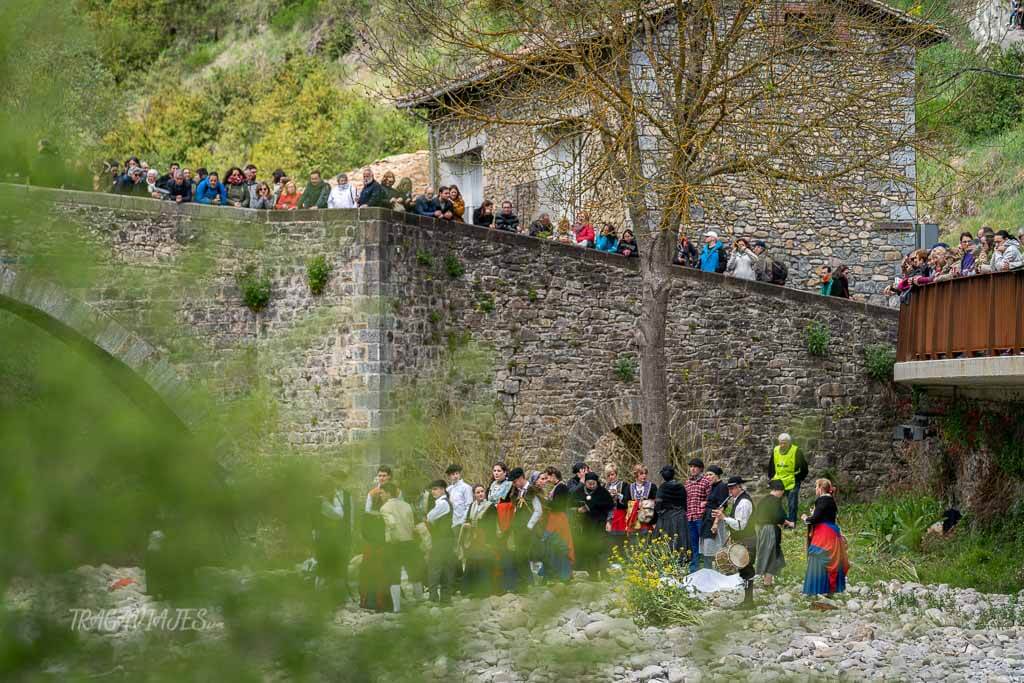 Fiestas de almadías en la ruta por Navarra