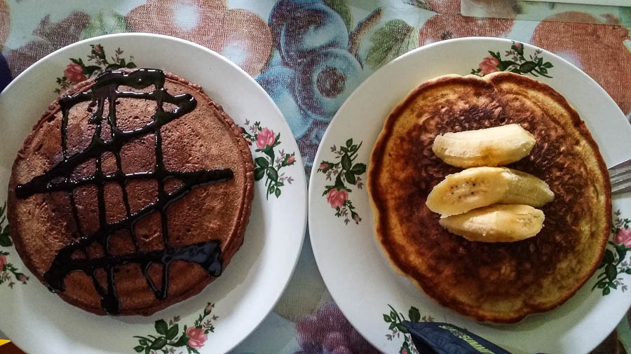 Desayuno en restaurante Gacayan, Port Barton, Filipinas