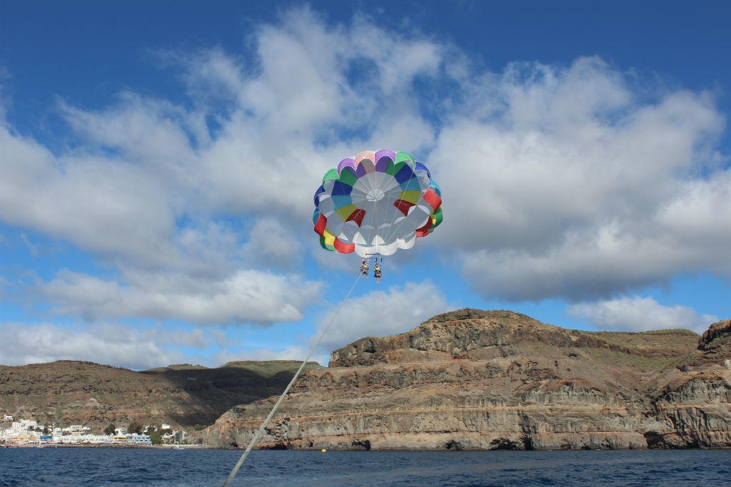 parasailing