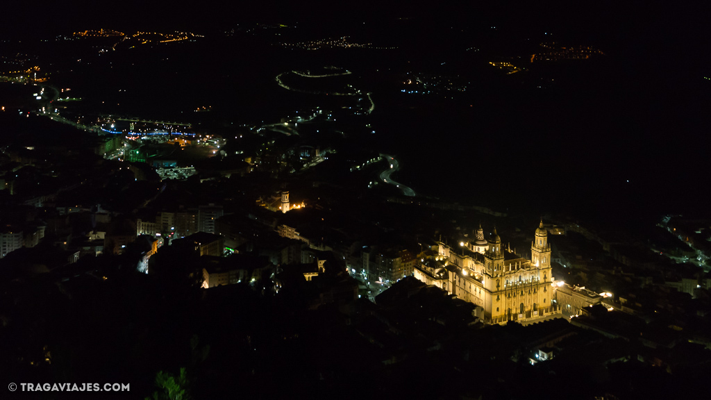 Qué ver y qué hacer en la provincia de Jaén - Vista de la catedral de Jaén desde la cruz del castillo