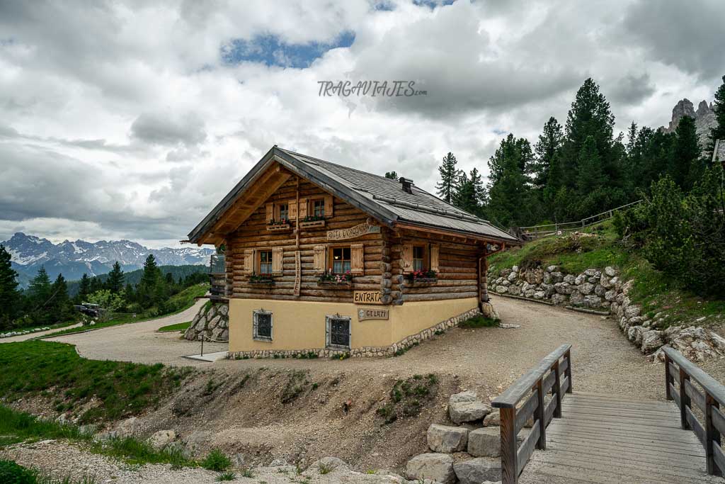 Refugio de Gardeccia en los Dolomitas