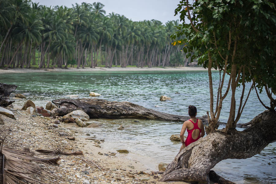 Irene camino a White Beach, Port Barton, Filipinas